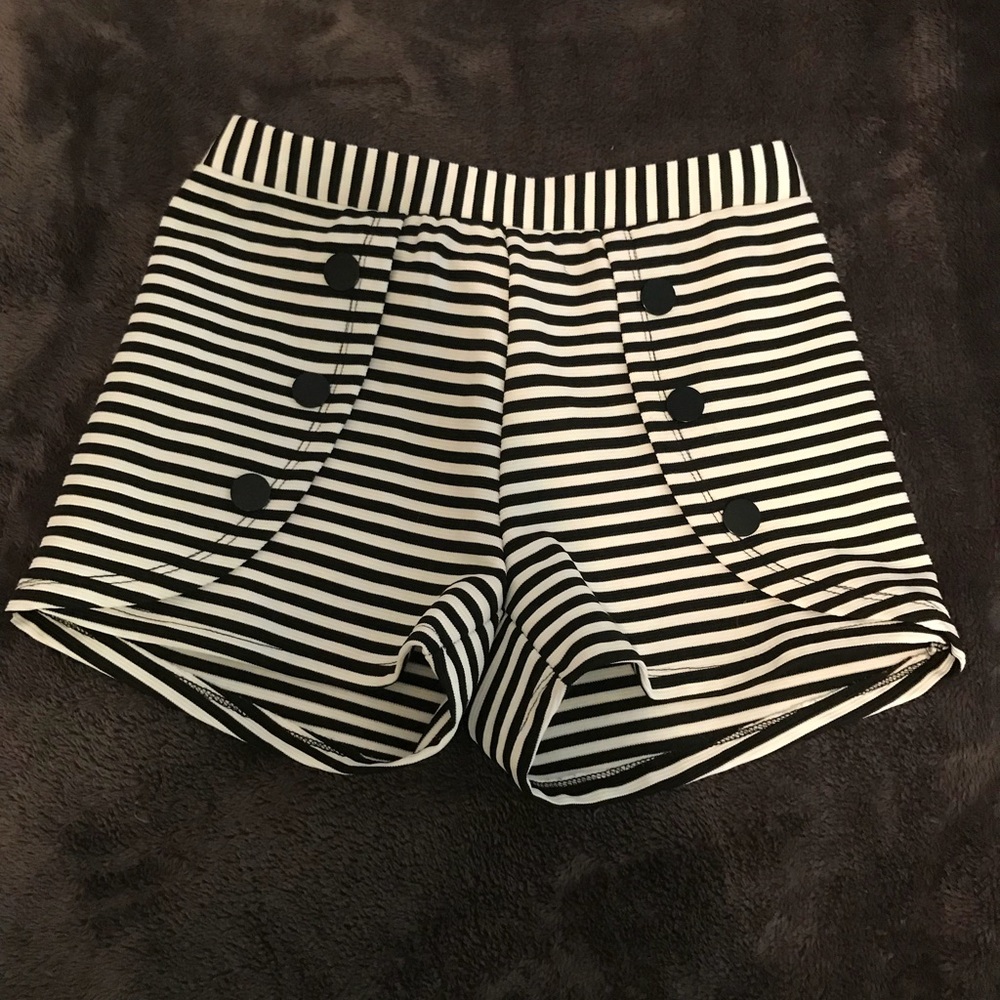 Black and white sailor shorts